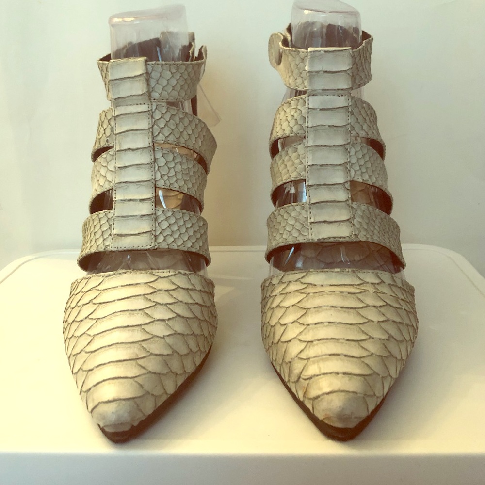 Genuine Leather Shakuhachi shoes, size 38